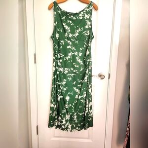 MissLook Green and White sleeveless below knee length dress